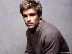 Фото актёра Брентон Туэйтс