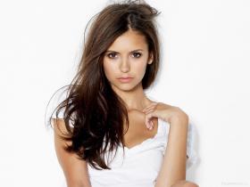 Фото актёра Нина Добрев