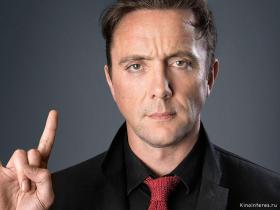 Фото актёра Питер Серафинович