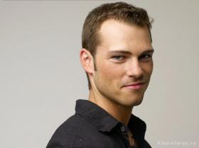 Фото актёра Шон Робертс