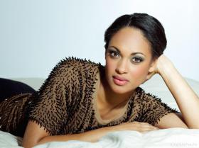 Фото актёра Синтия Аддай-Робинсон