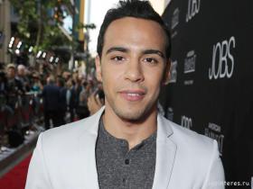 Фото актёра Виктор Расук